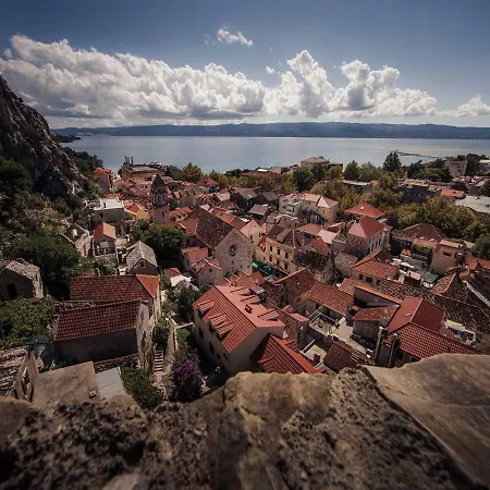 Apartment Kovacic Omis Exterior photo